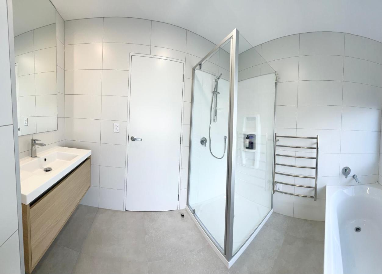 A&J Queen Bedroom-Quiet And Brand New With Reserve View โอ๊คแลนด์ ภายนอก รูปภาพ